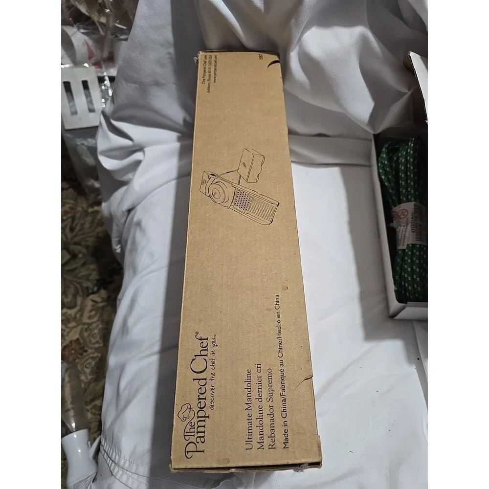 Pampered Chef 1087 Mandoline Food Slicer - Beige Used In Box